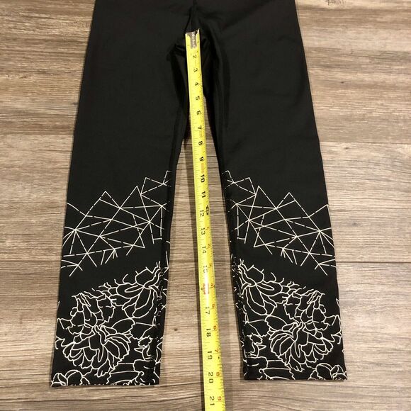 Athleta Leggings XS Black Sonar Reflective Geometric Pattern Crop Zipper Pocket - Picture 5 of 12